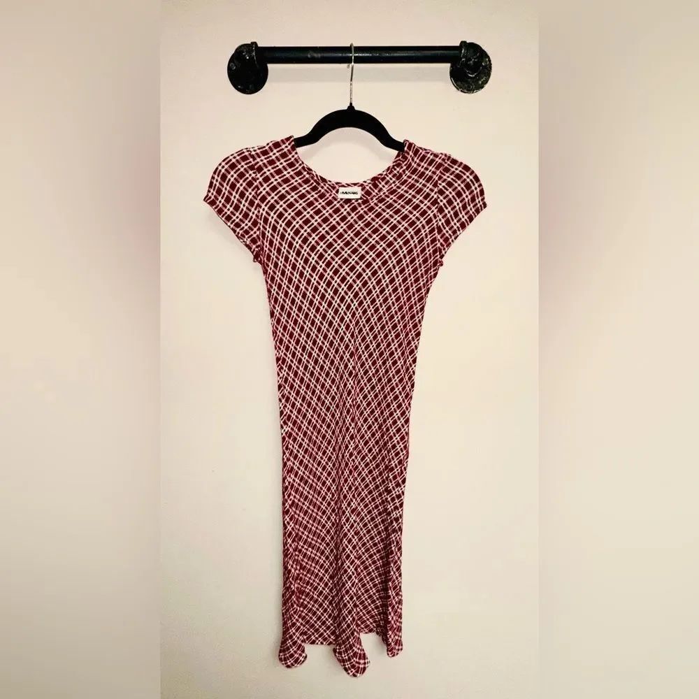 Chic Plaid Midi Dress in Red and White